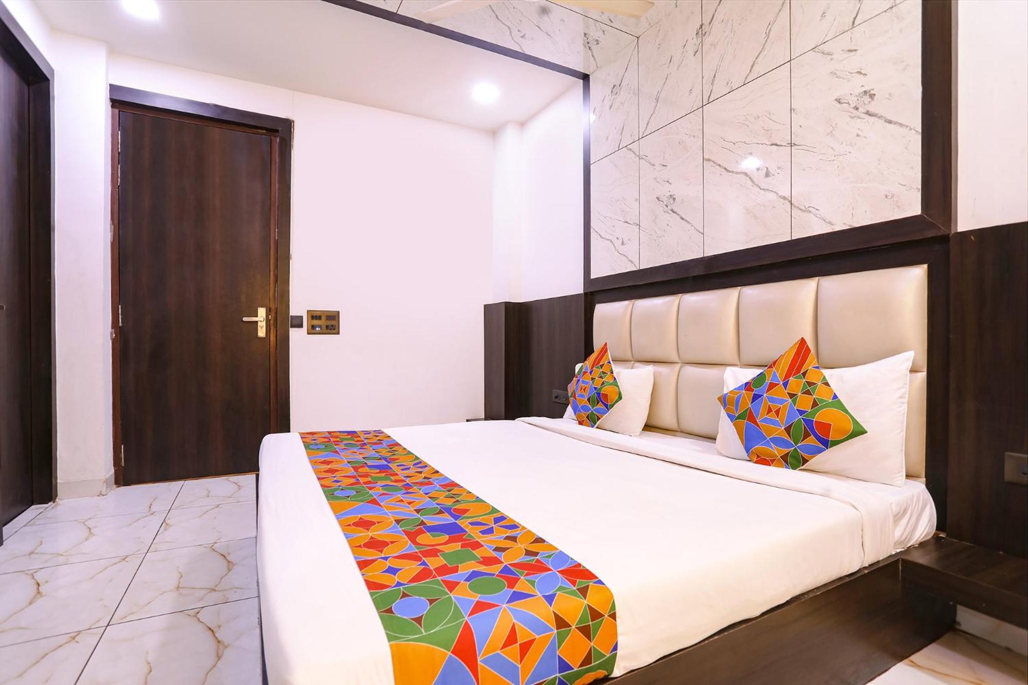 Fabhotel Grand Sparrow Tajganj Exterior photo