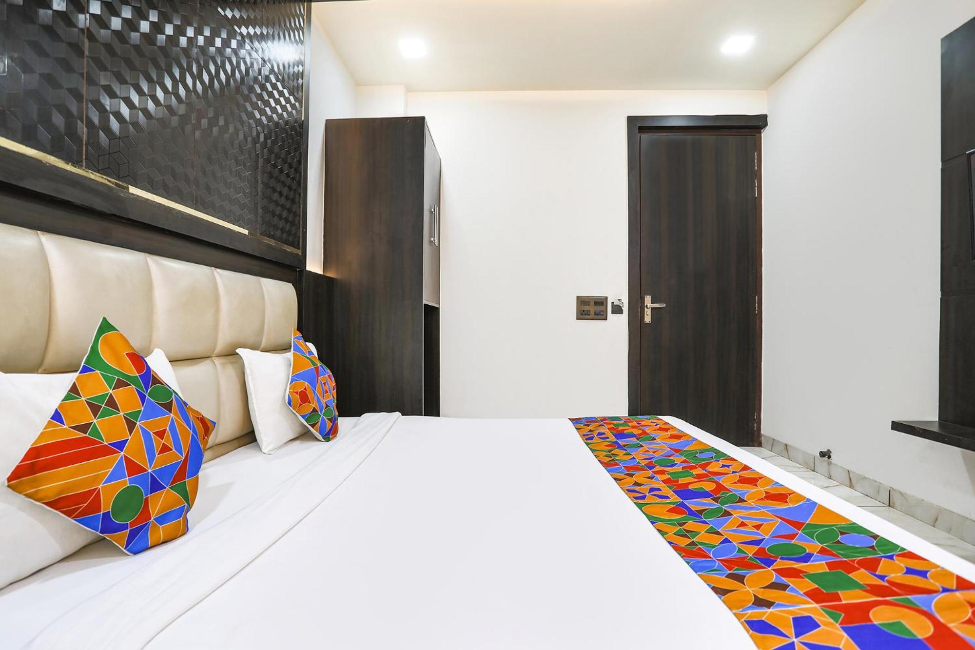 Fabhotel Grand Sparrow Tajganj Exterior photo