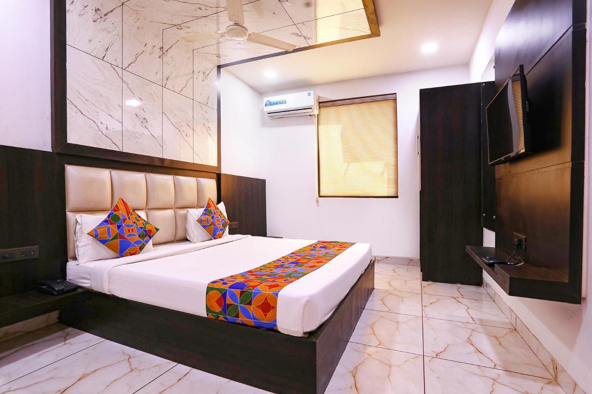 Fabhotel Grand Sparrow Tajganj Exterior photo