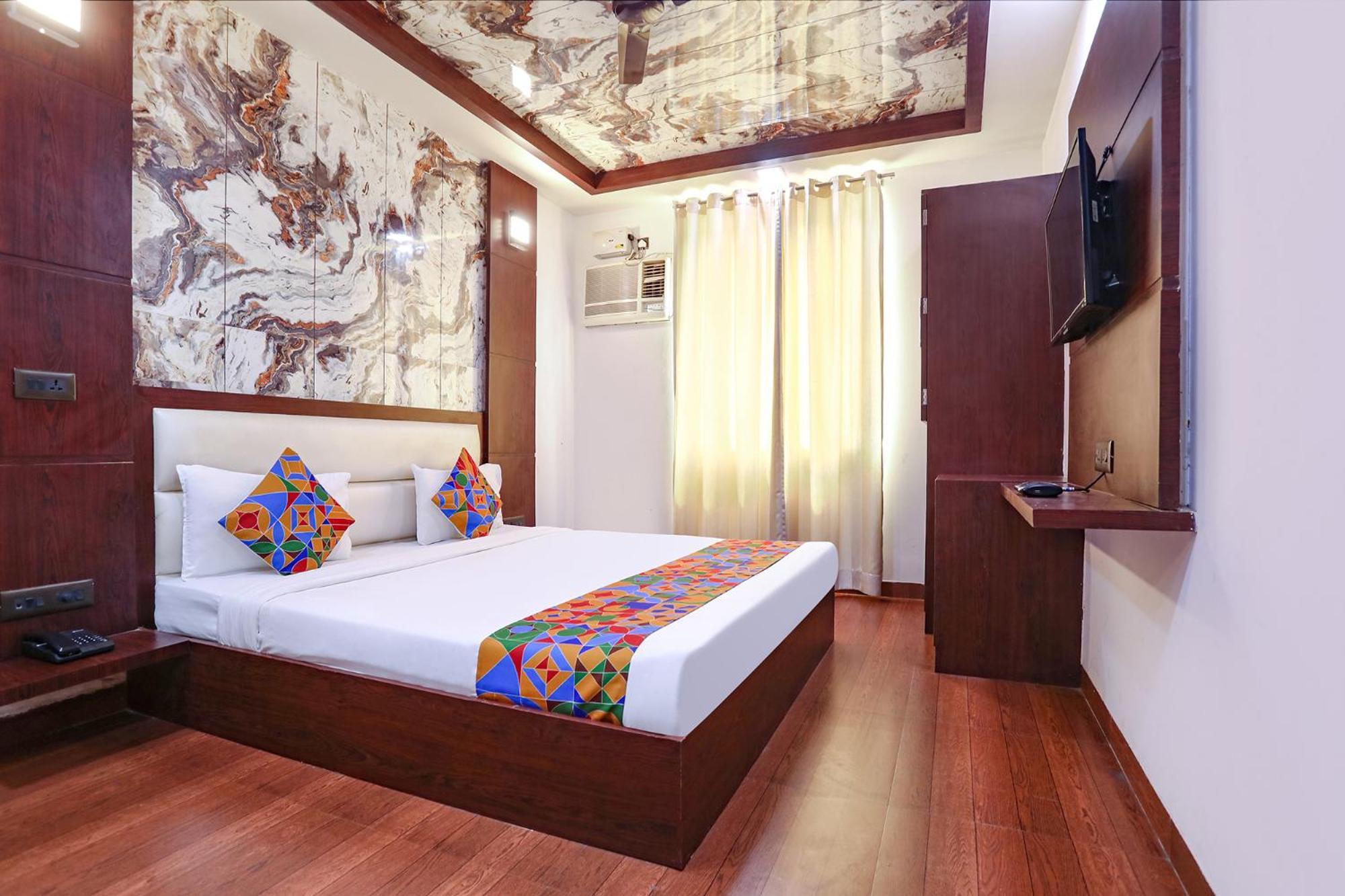 Fabhotel Grand Sparrow Tajganj Exterior photo
