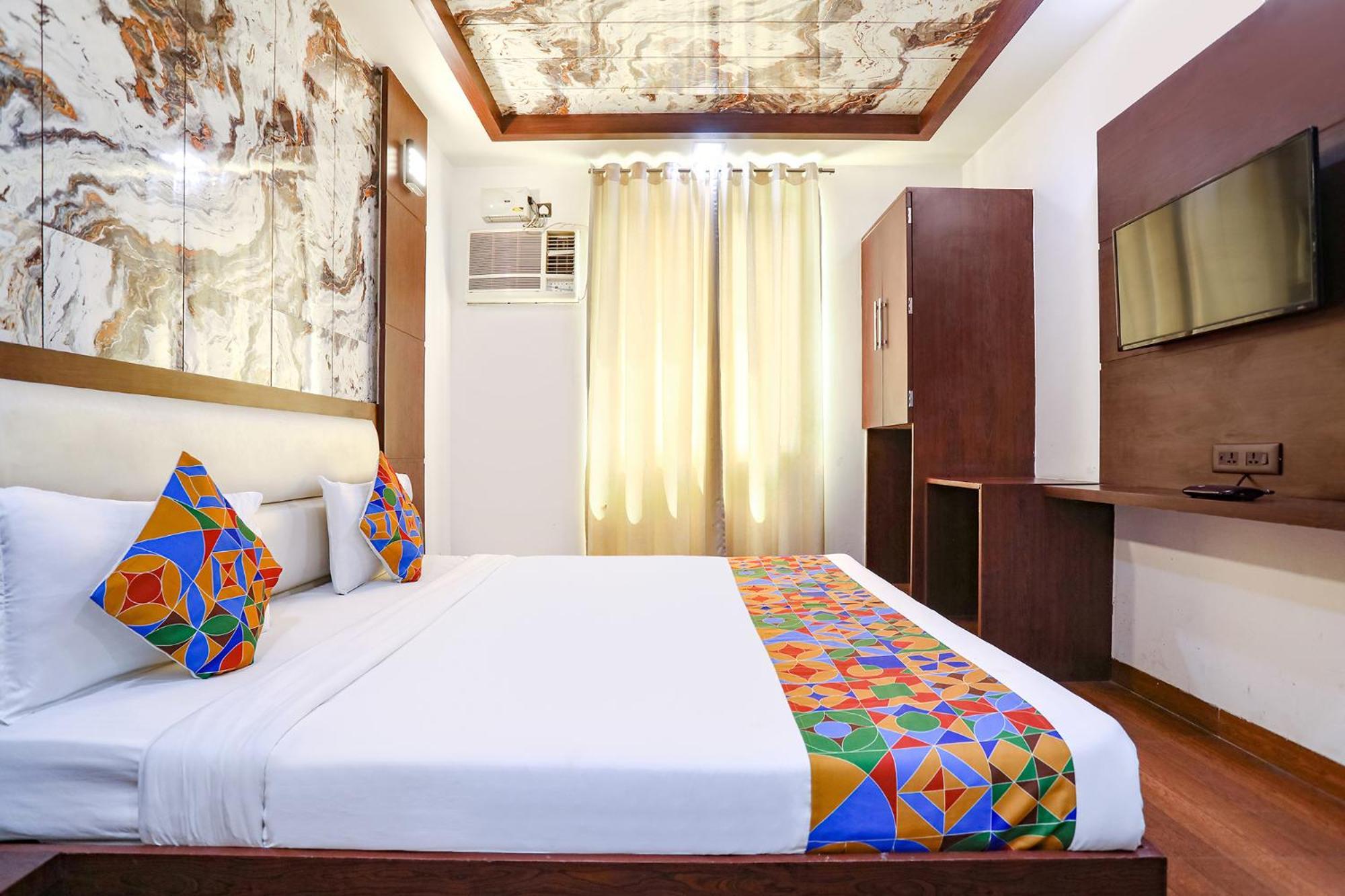 Fabhotel Grand Sparrow Tajganj Exterior photo