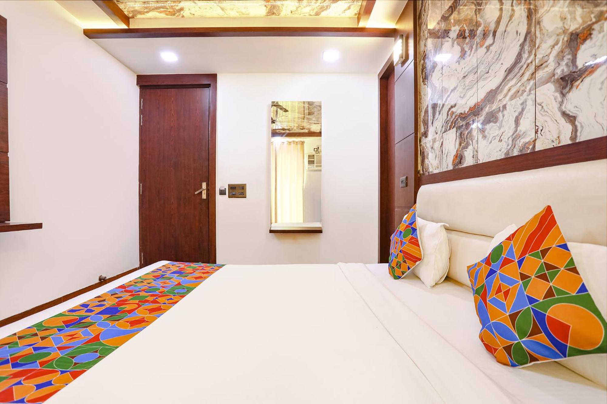 Fabhotel Grand Sparrow Tajganj Exterior photo